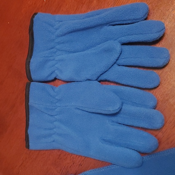 Peter Puck Scarf and Gloves Set Youth - Picture 5 of 7